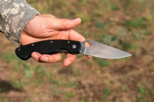 Are folding knives good for self-defence?
