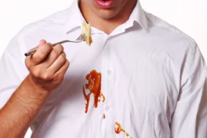 3 Things To Do If You Spill On Yourself While Out To Eat